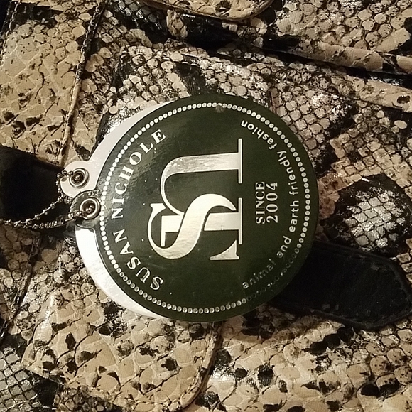 Purse - Picture 2 of 4